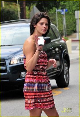 ashley-greene-nikki-reed-06-280x407.jpg